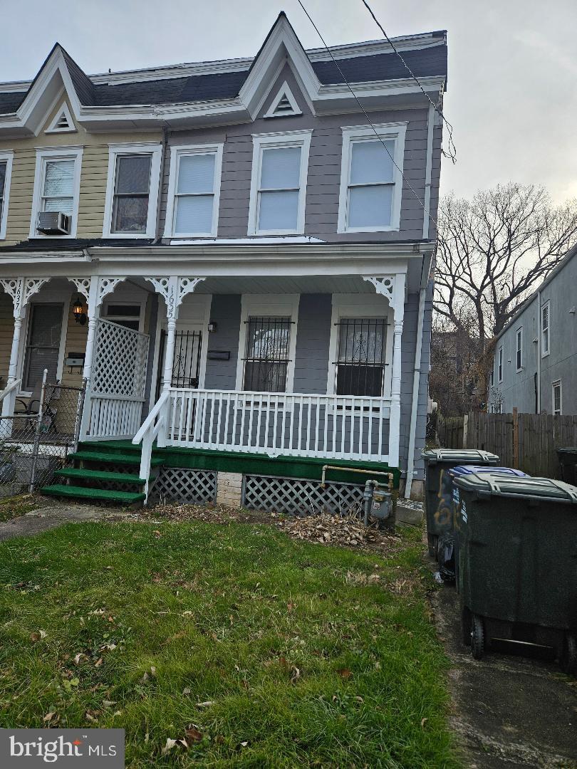 1635 U STREET SE