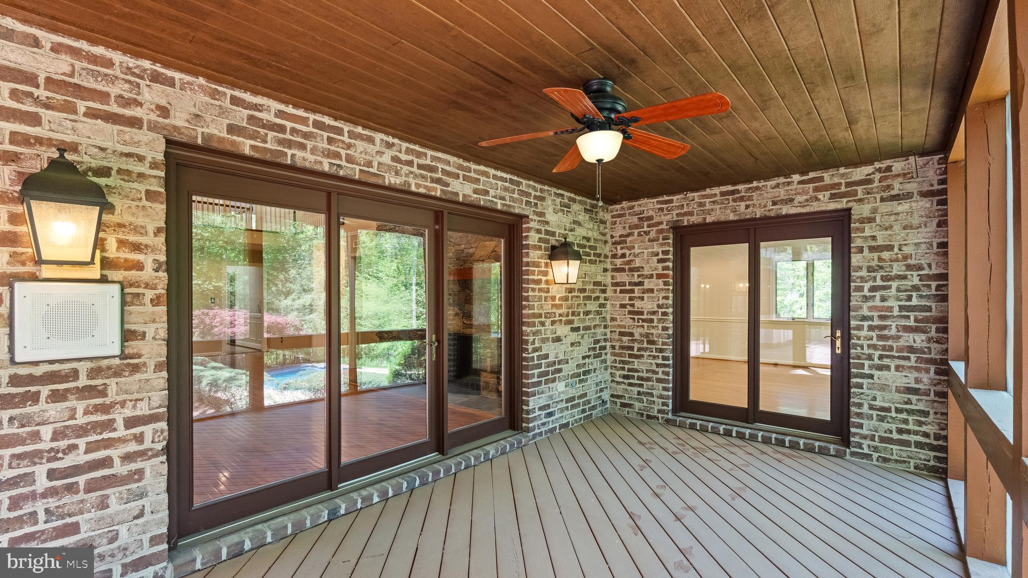 HUNTINGTON WOODS - Residential