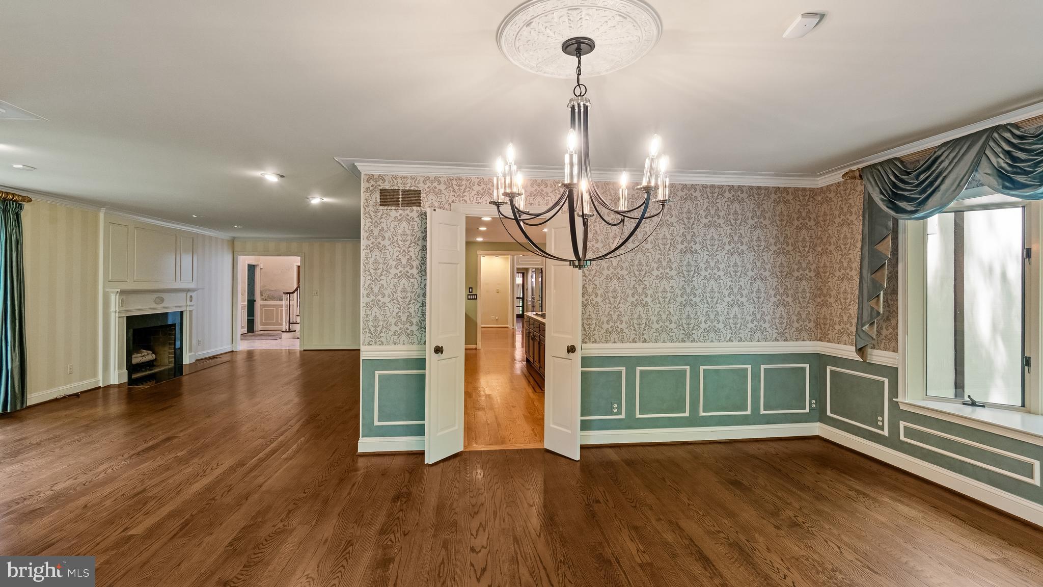 HUNTINGTON WOODS - Residential