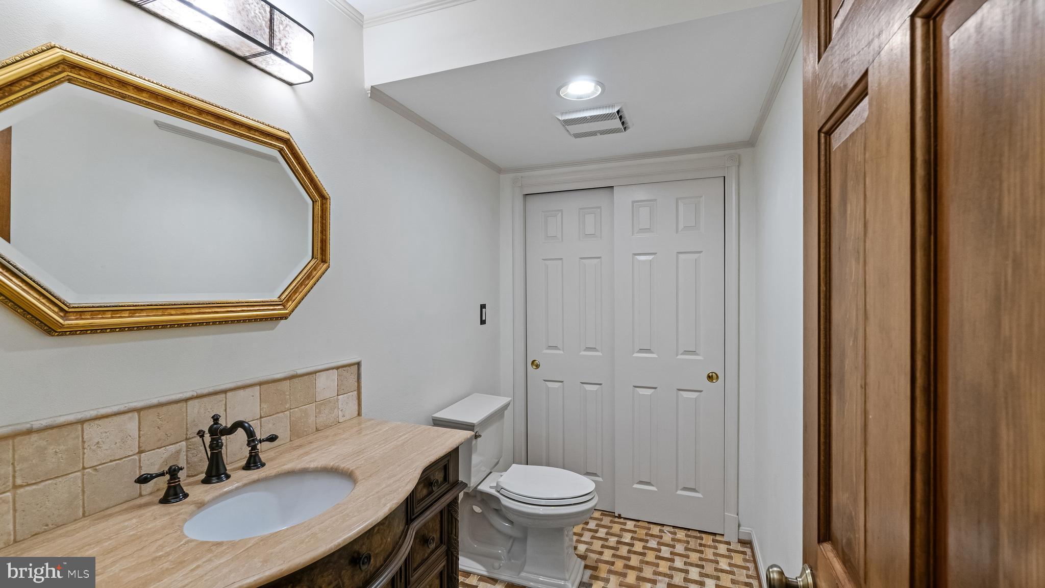 HUNTINGTON WOODS - Residential