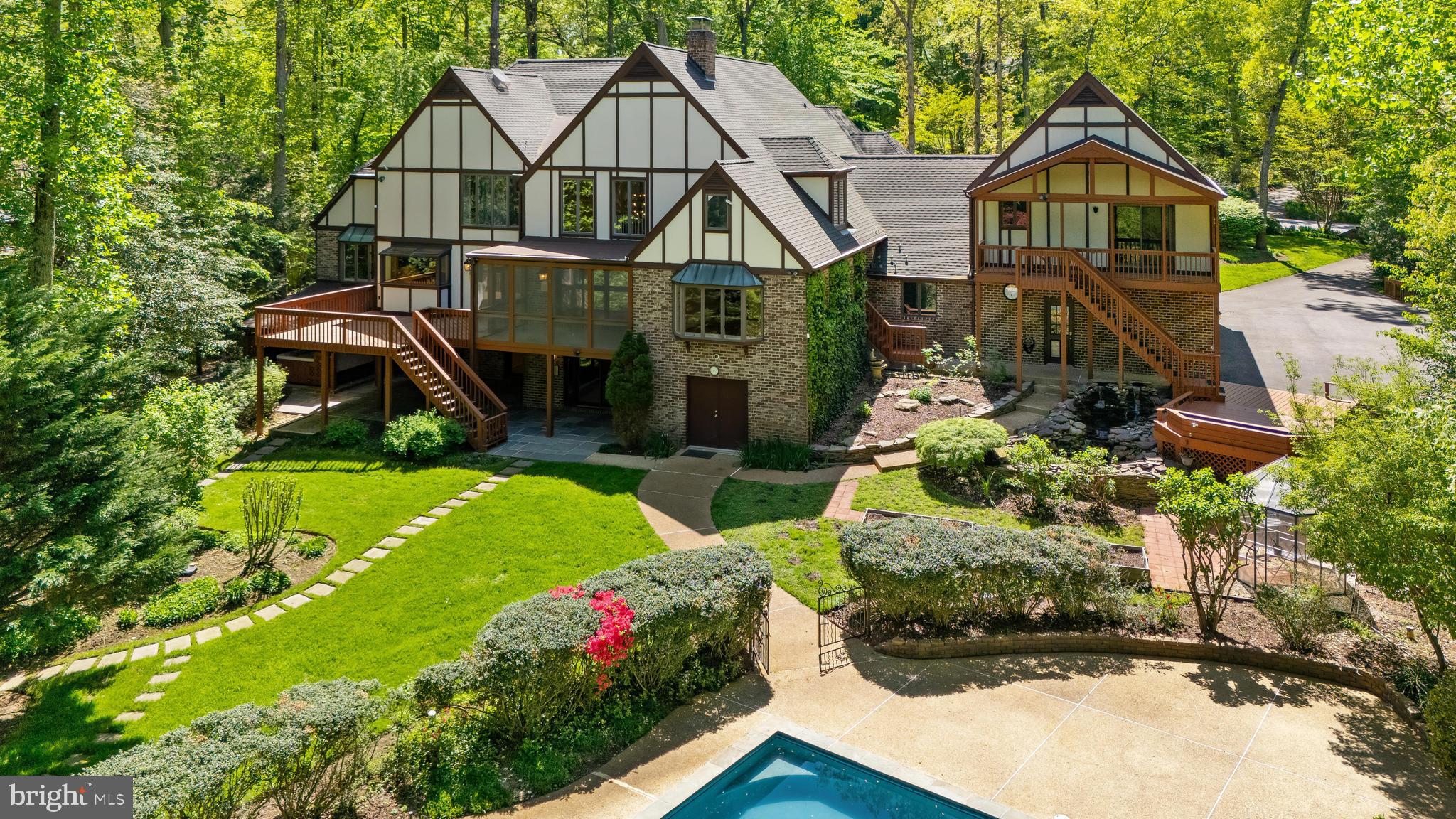 HUNTINGTON WOODS - Residential