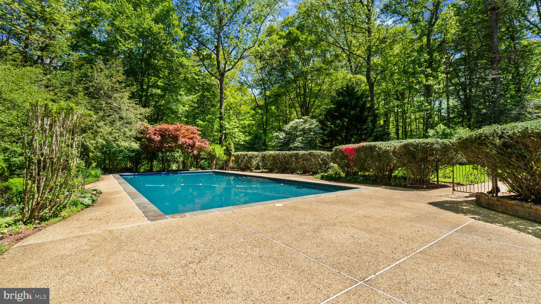 HUNTINGTON WOODS - Residential