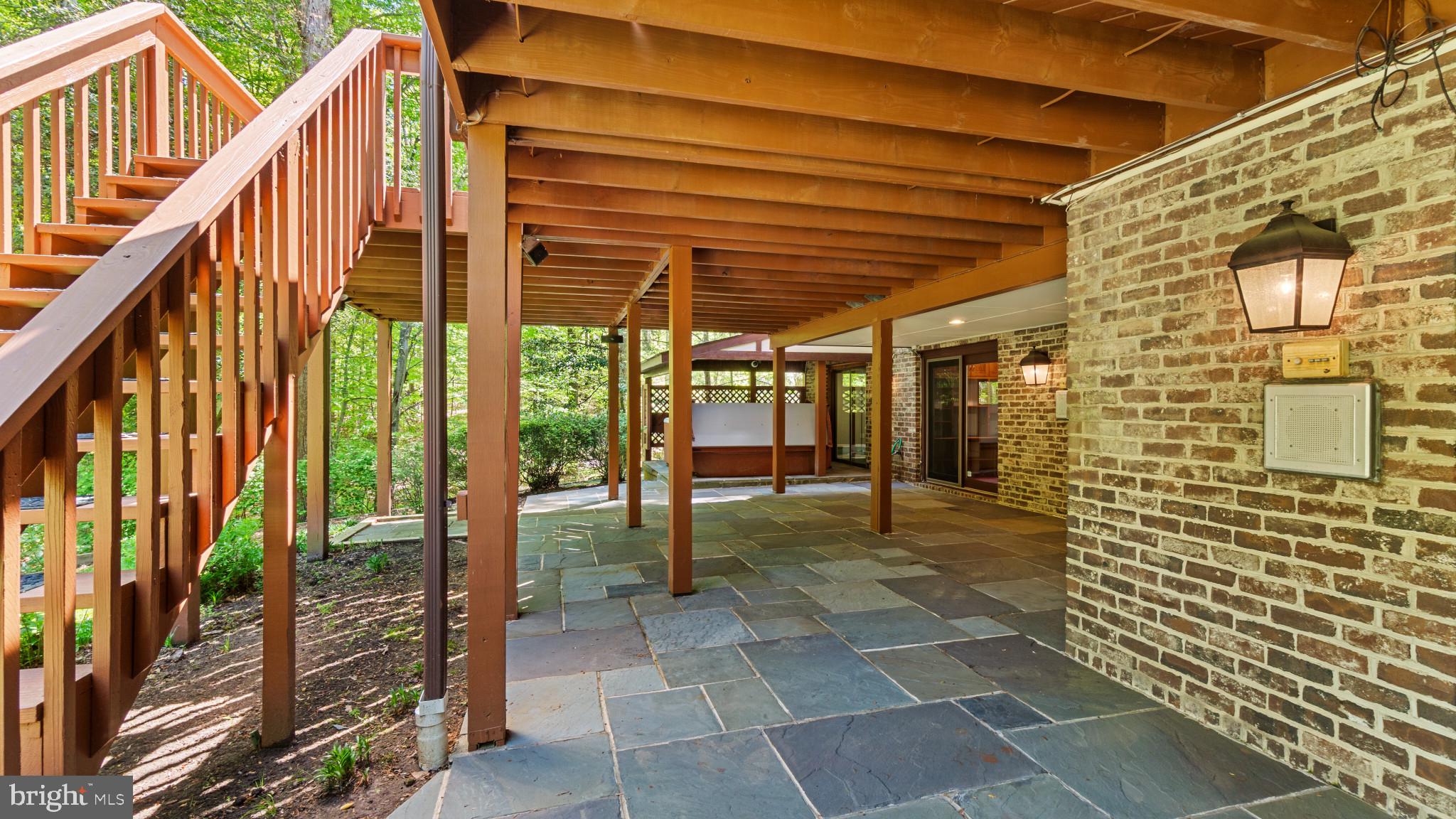 HUNTINGTON WOODS - Residential