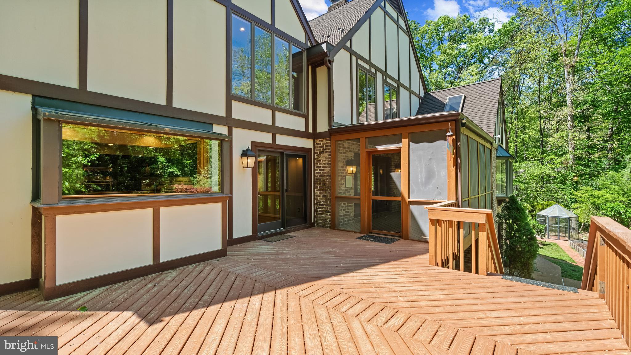 HUNTINGTON WOODS - Residential