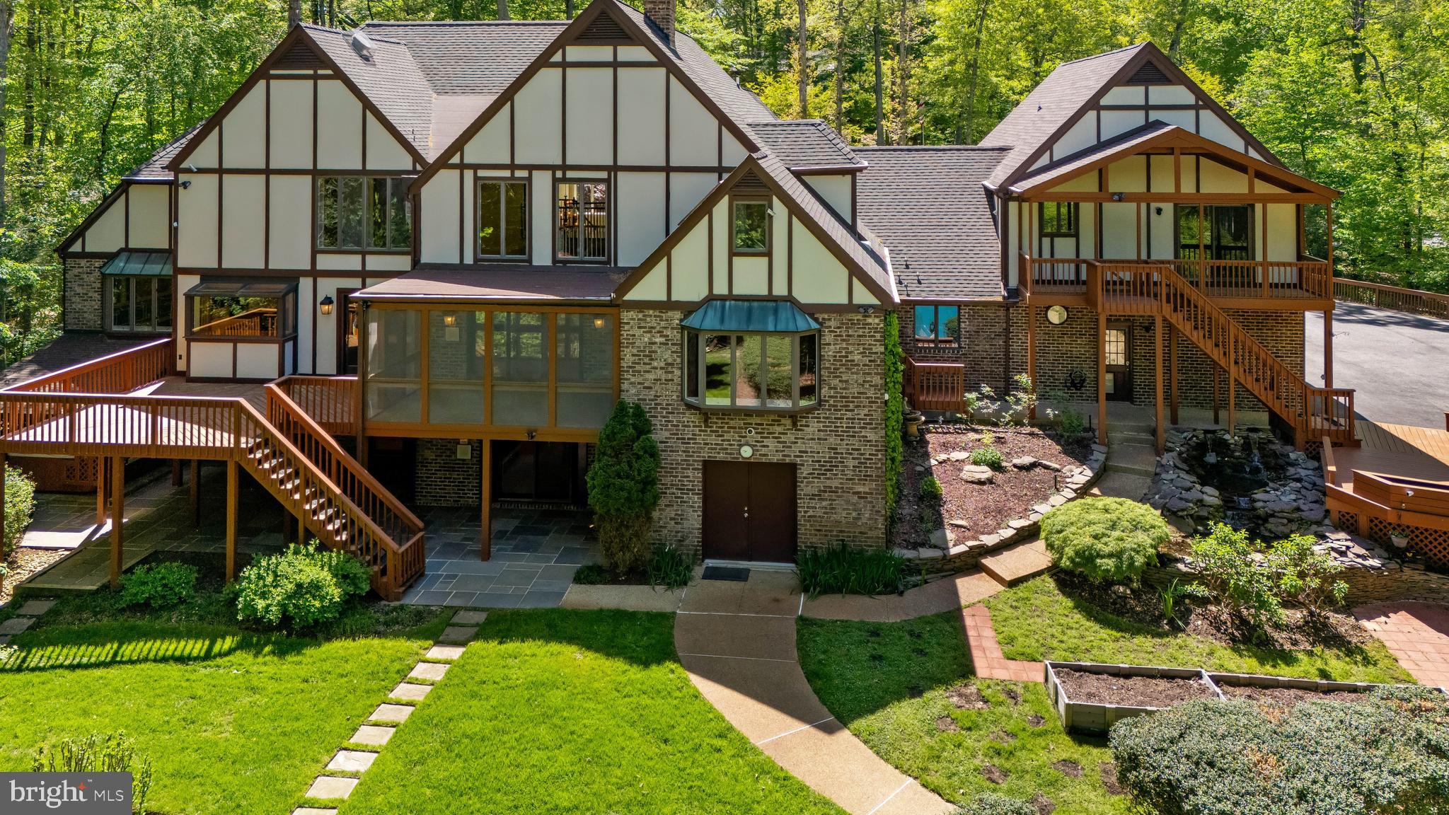 HUNTINGTON WOODS - Residential