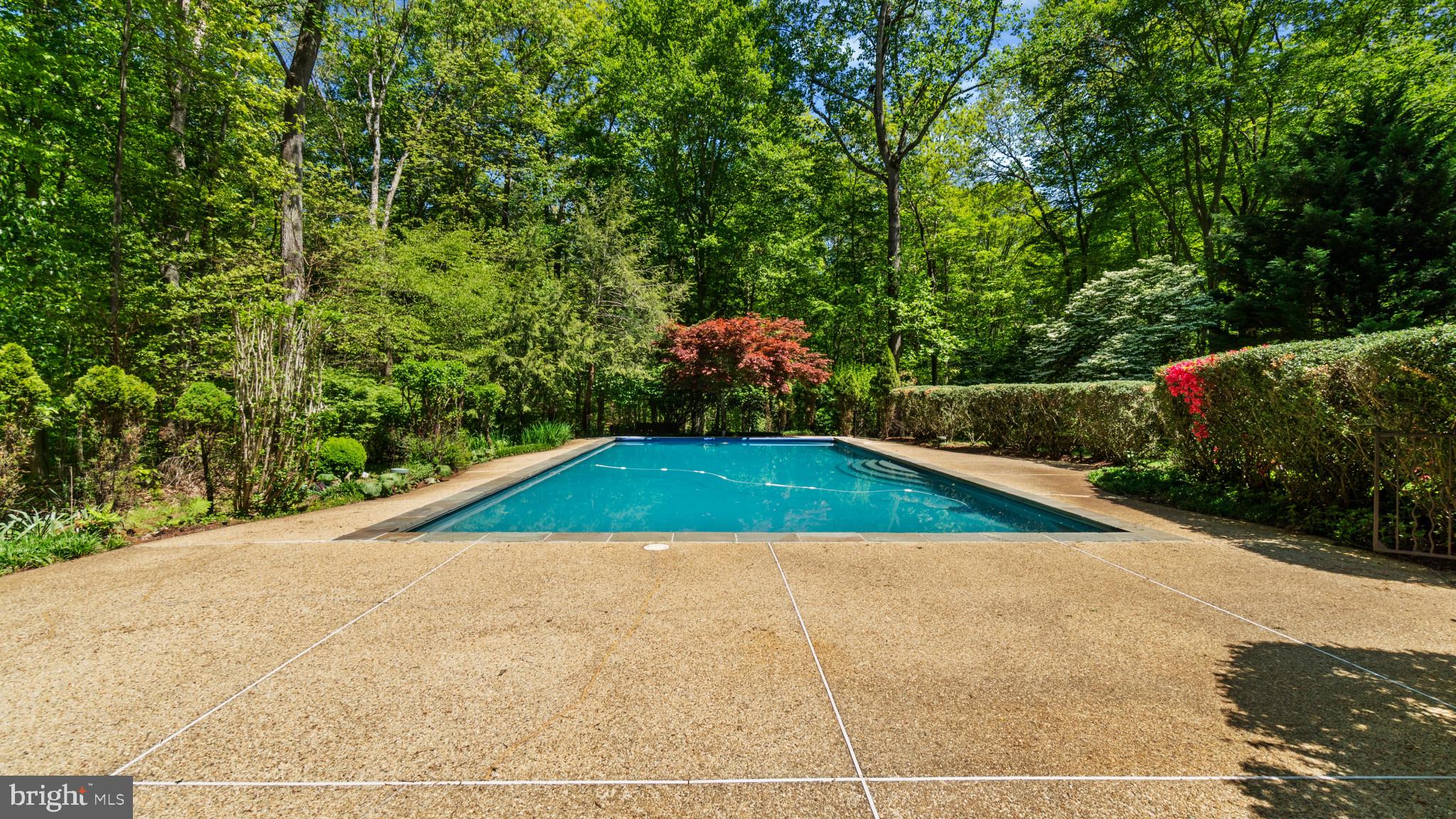 HUNTINGTON WOODS - Residential