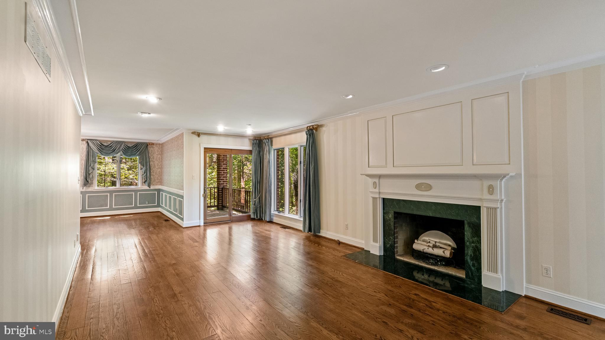 HUNTINGTON WOODS - Residential