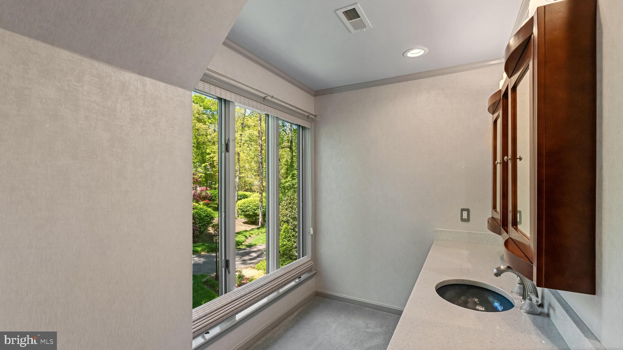 HUNTINGTON WOODS - Residential