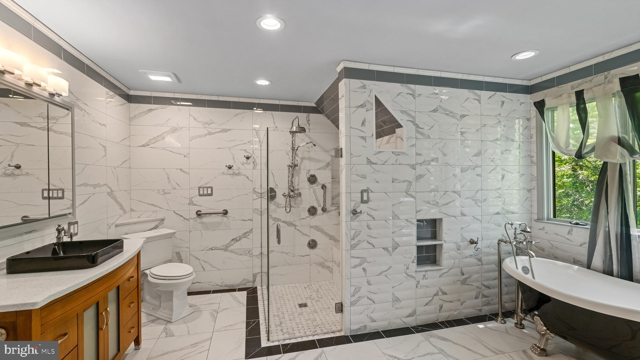 HUNTINGTON WOODS - Residential