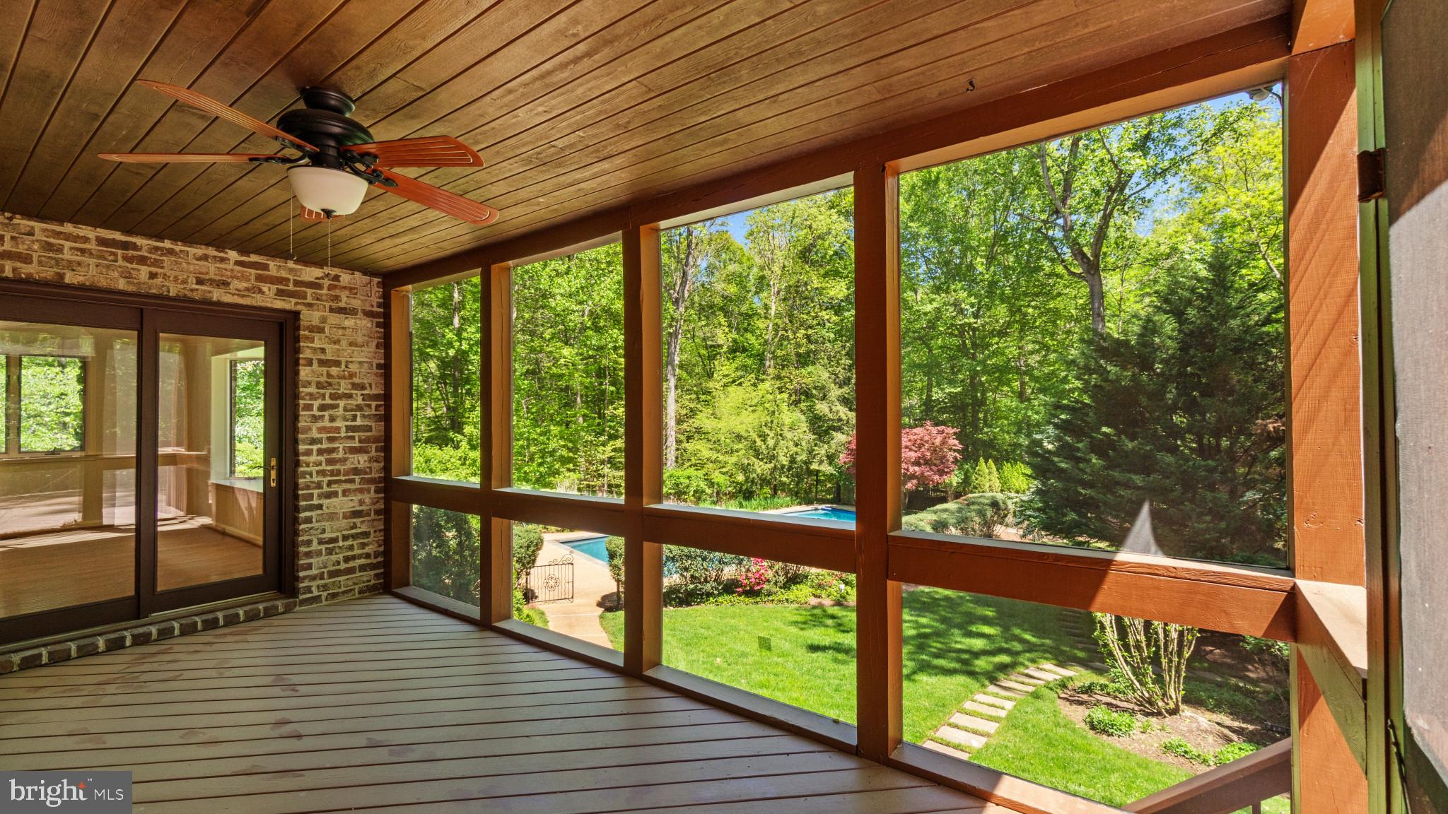 HUNTINGTON WOODS - Residential