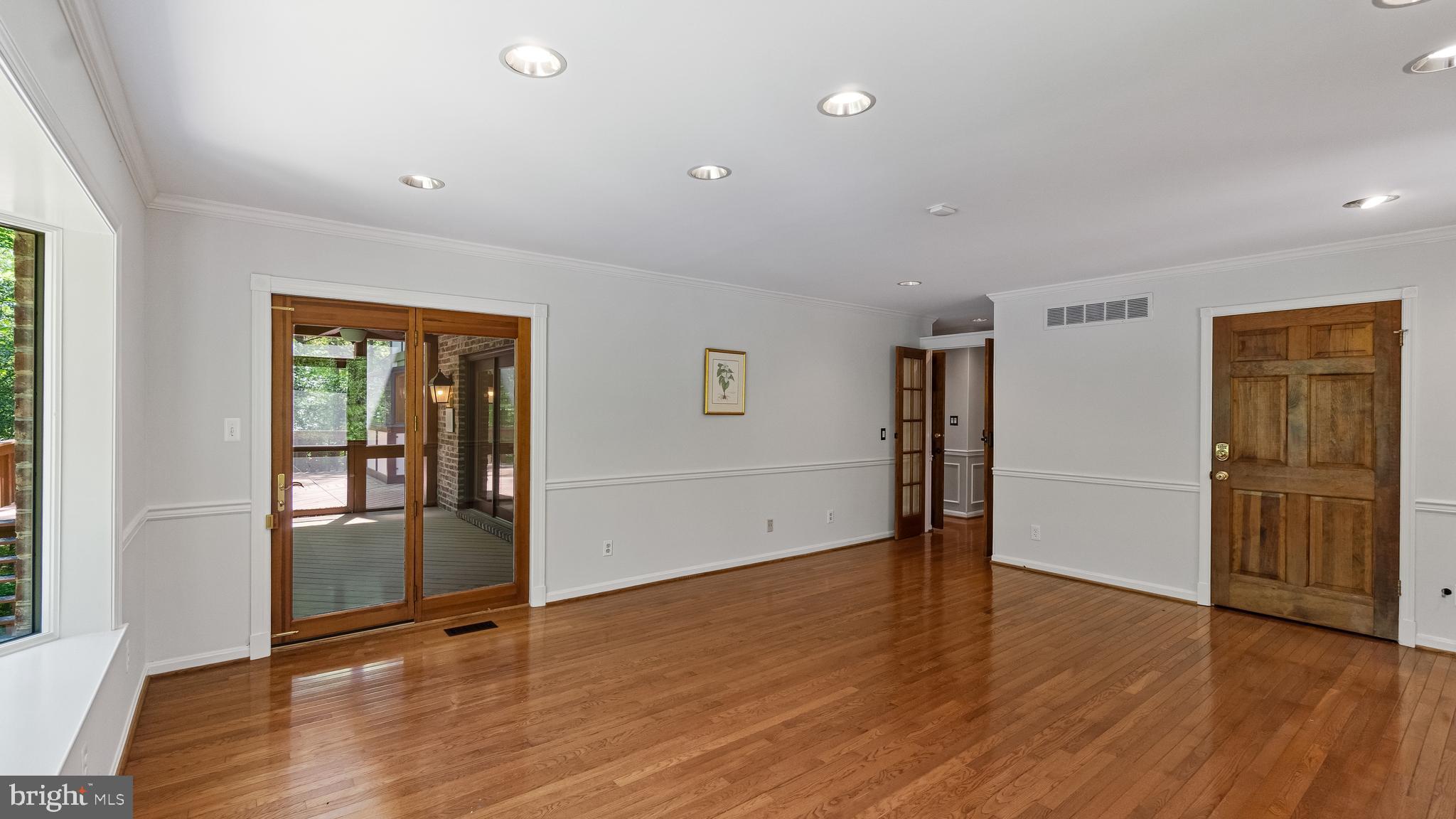 HUNTINGTON WOODS - Residential