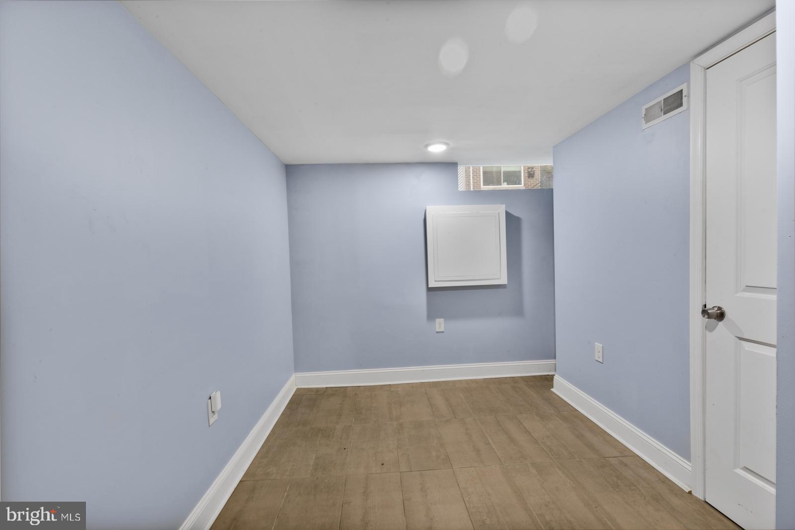 POINT BREEZE - Residential Lease