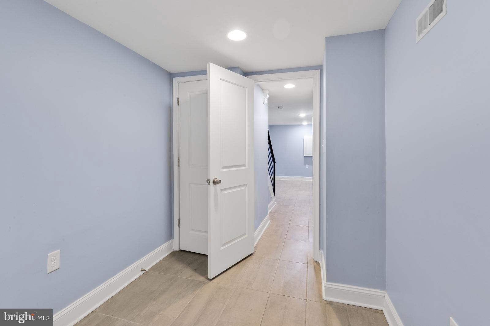 POINT BREEZE - Residential Lease