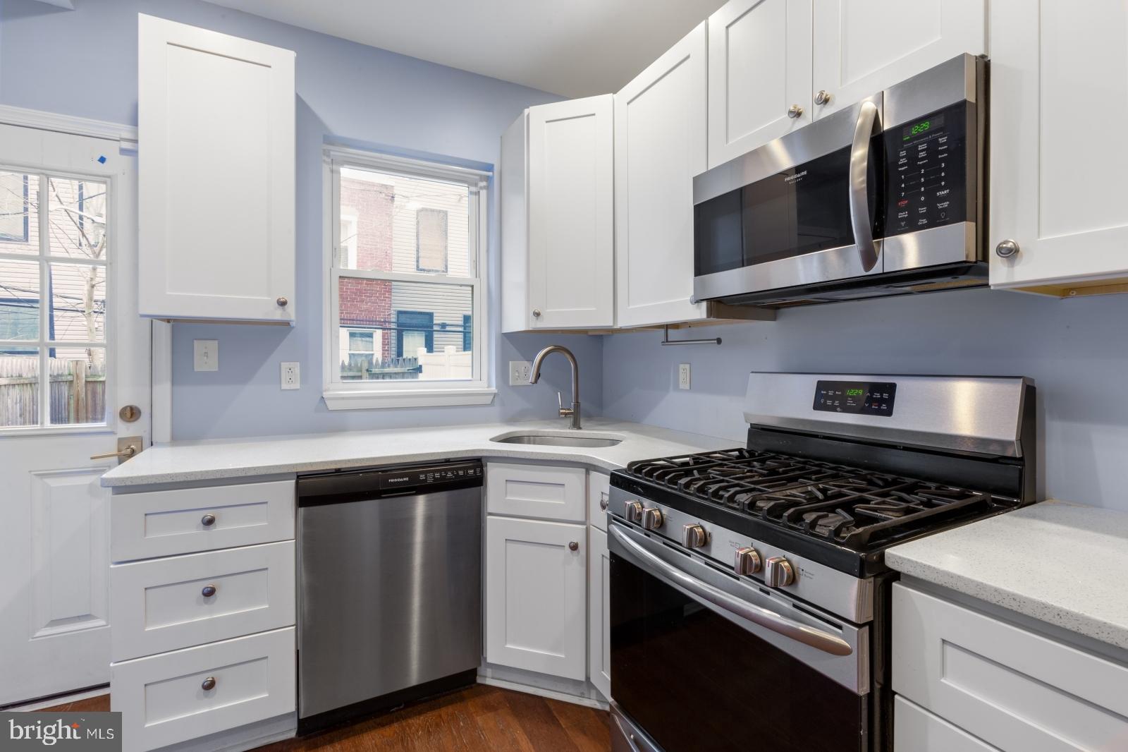 POINT BREEZE - Residential Lease