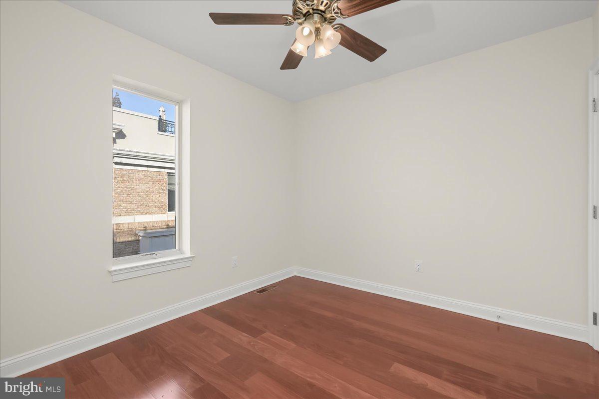 PIER HOMES AT HARBORVIEW - Residential