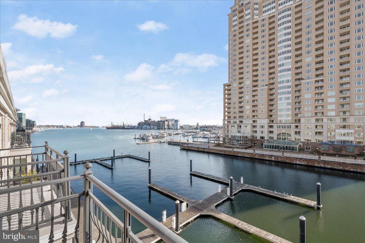 PIER HOMES AT HARBORVIEW - Residential