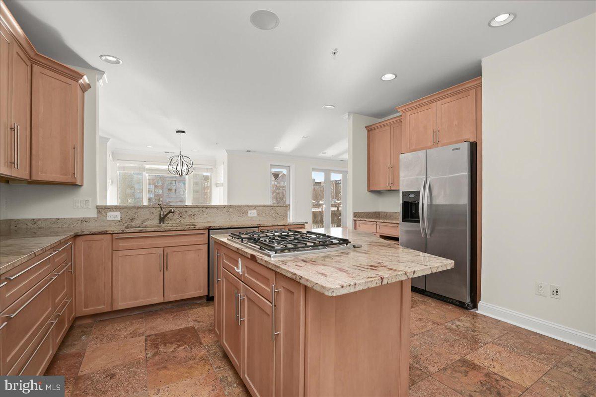 PIER HOMES AT HARBORVIEW - Residential