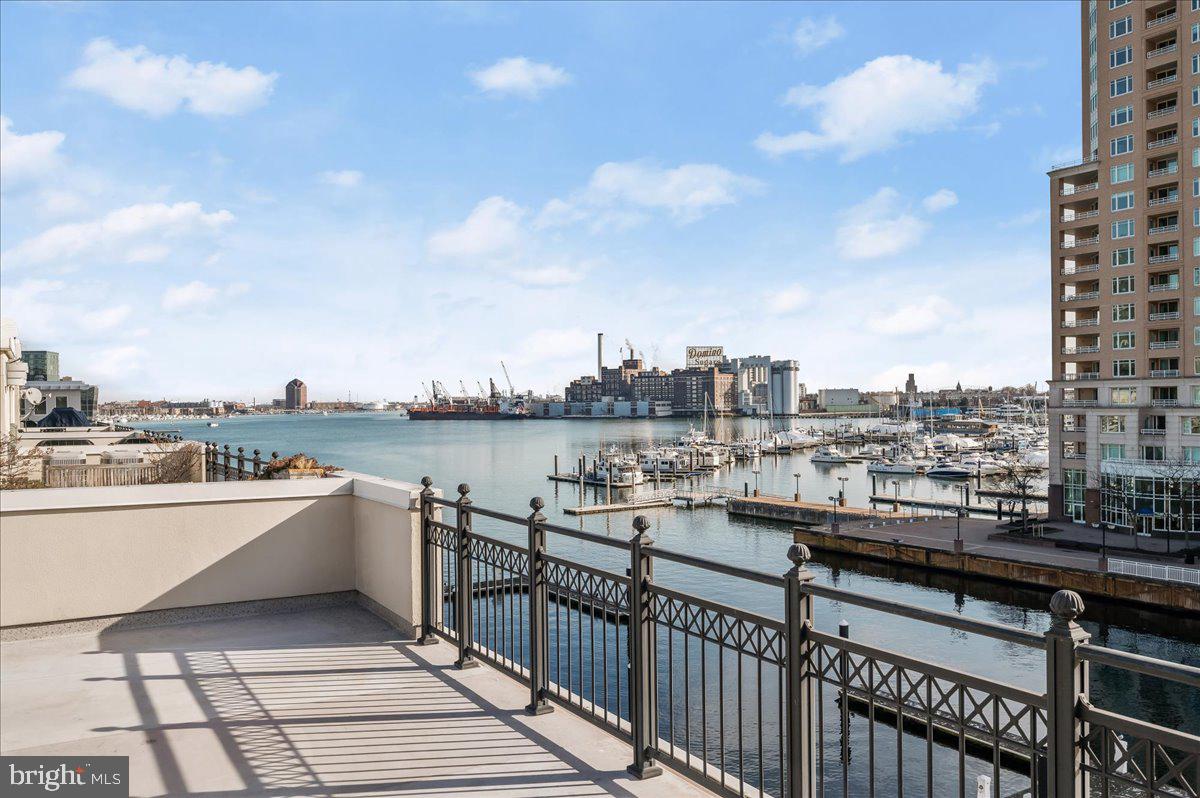 PIER HOMES AT HARBORVIEW - Residential