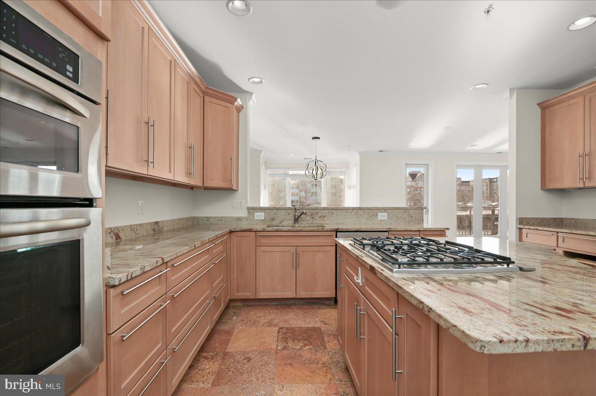 PIER HOMES AT HARBORVIEW - Residential