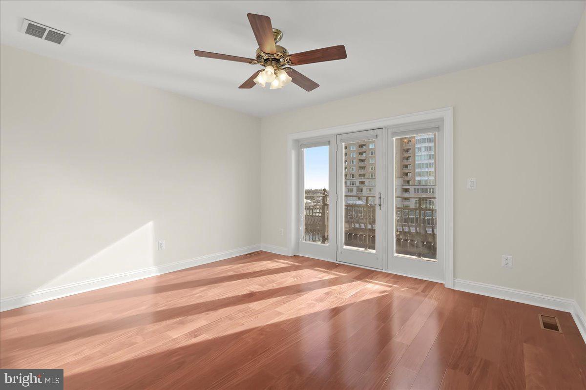 PIER HOMES AT HARBORVIEW - Residential