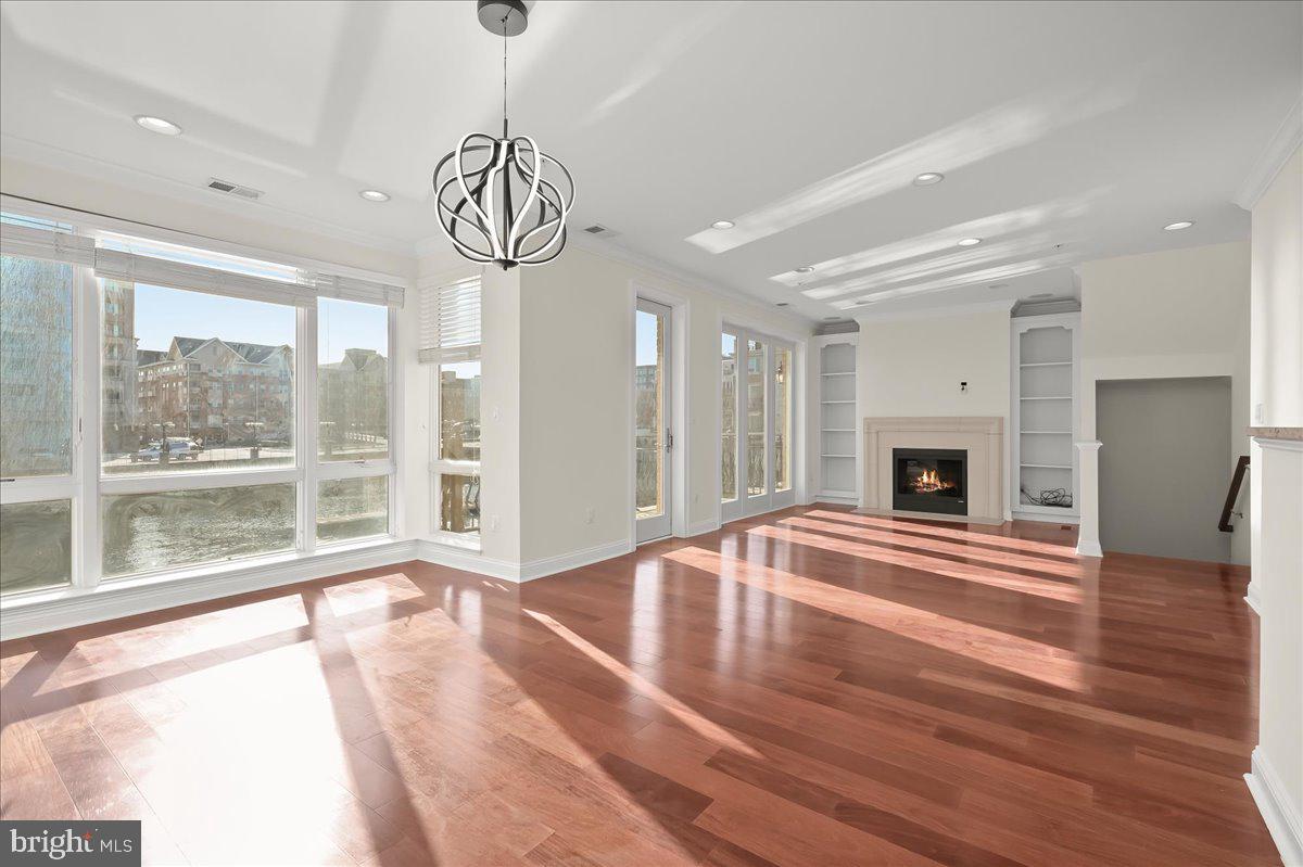 PIER HOMES AT HARBORVIEW - Residential