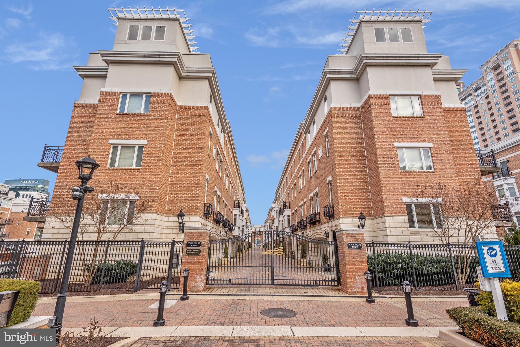 PIER HOMES AT HARBORVIEW - Residential