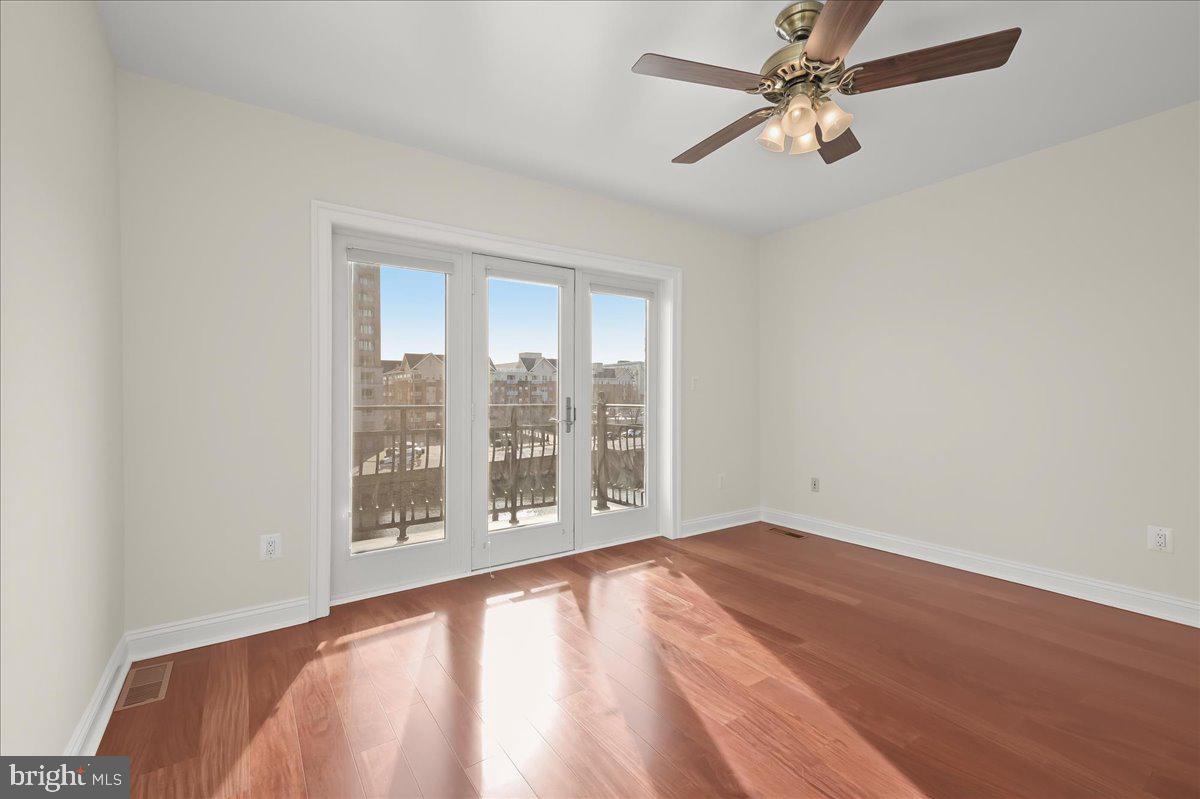 PIER HOMES AT HARBORVIEW - Residential