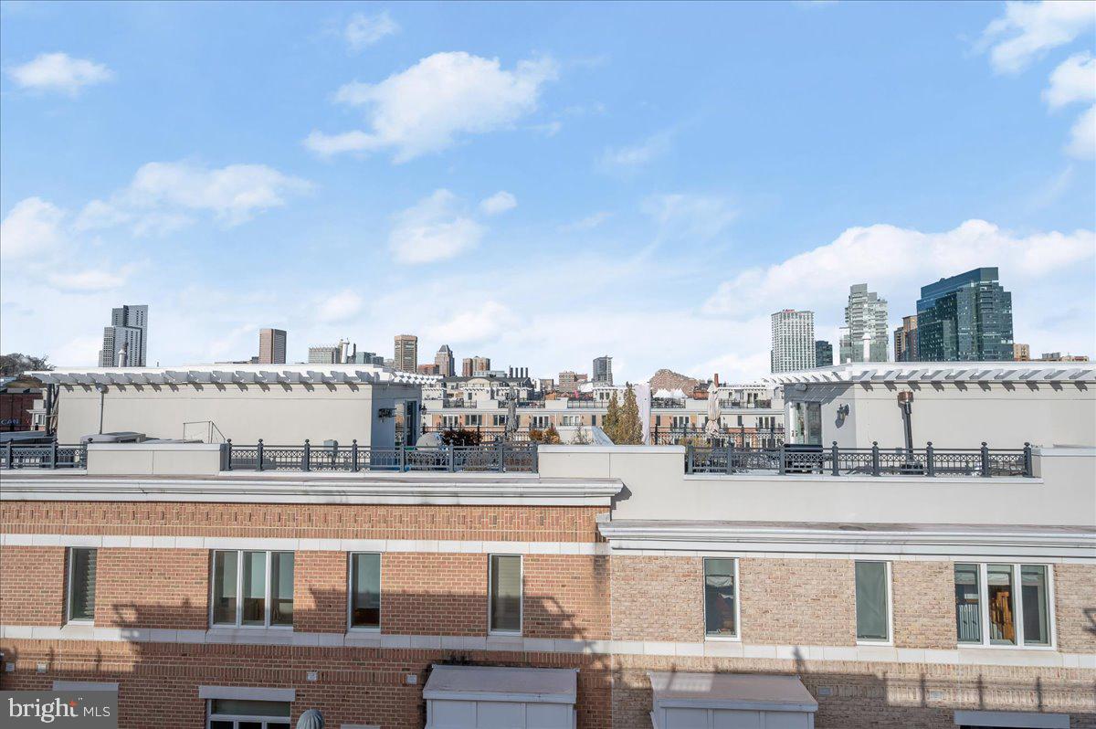 PIER HOMES AT HARBORVIEW - Residential