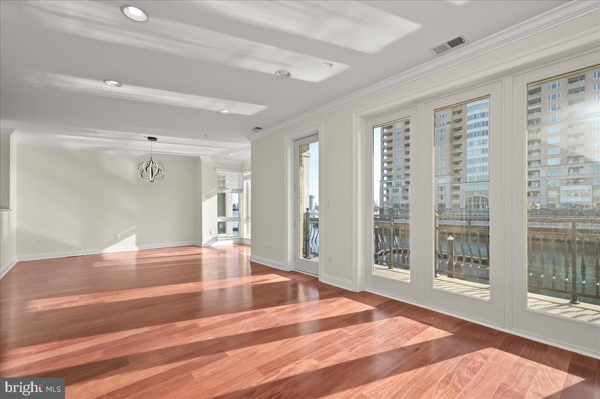 PIER HOMES AT HARBORVIEW - Residential