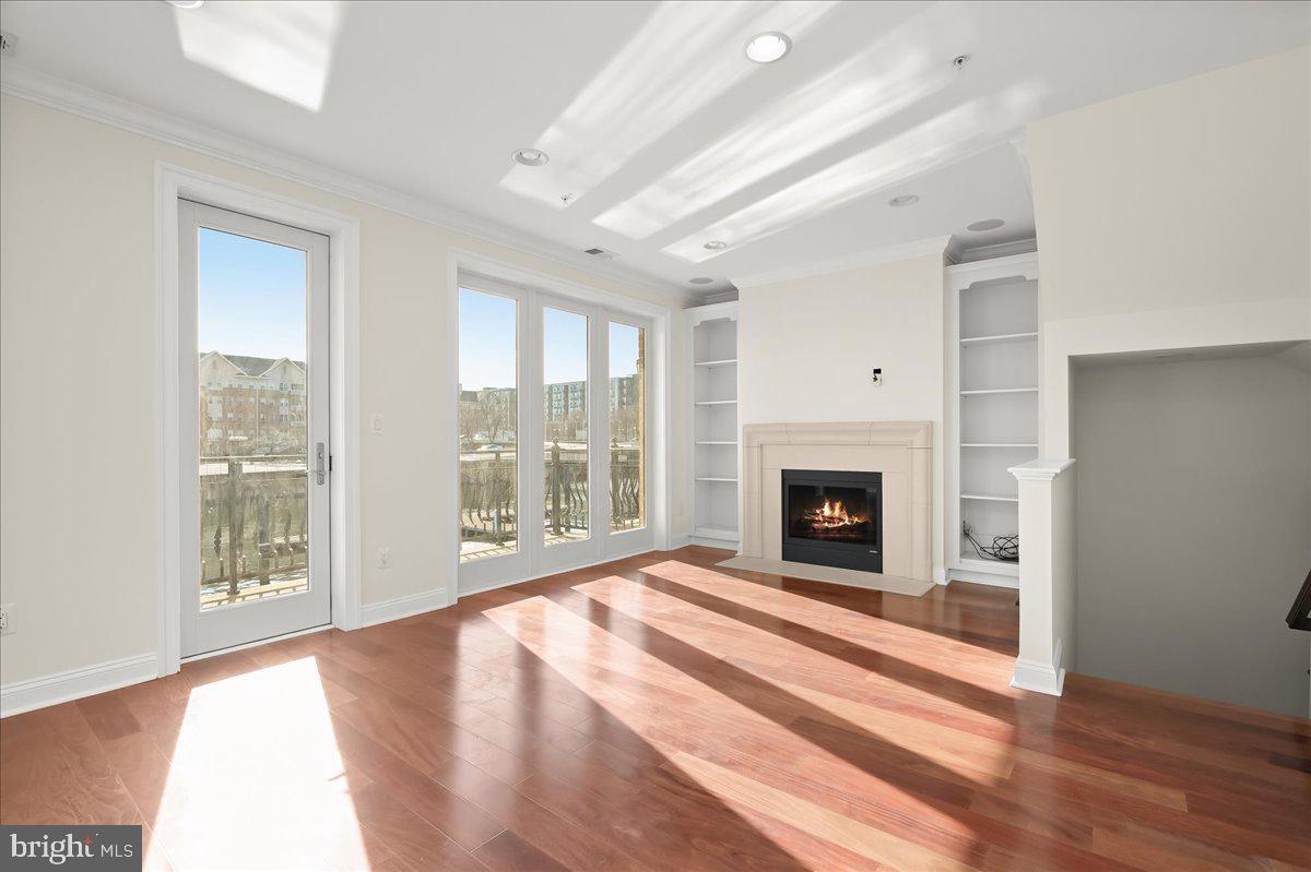 PIER HOMES AT HARBORVIEW - Residential