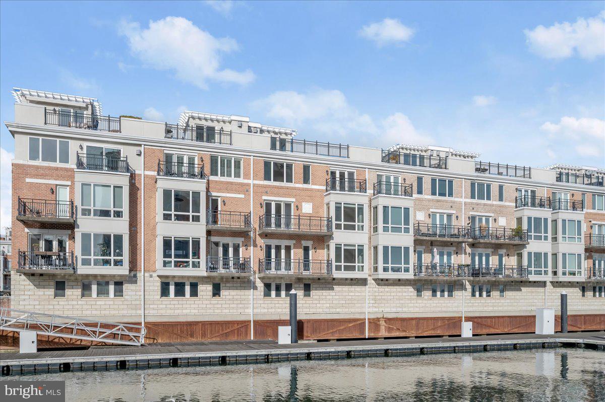 PIER HOMES AT HARBORVIEW - Residential