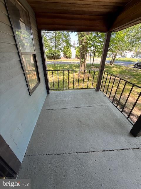 210 W RUDDEROW AVENUE