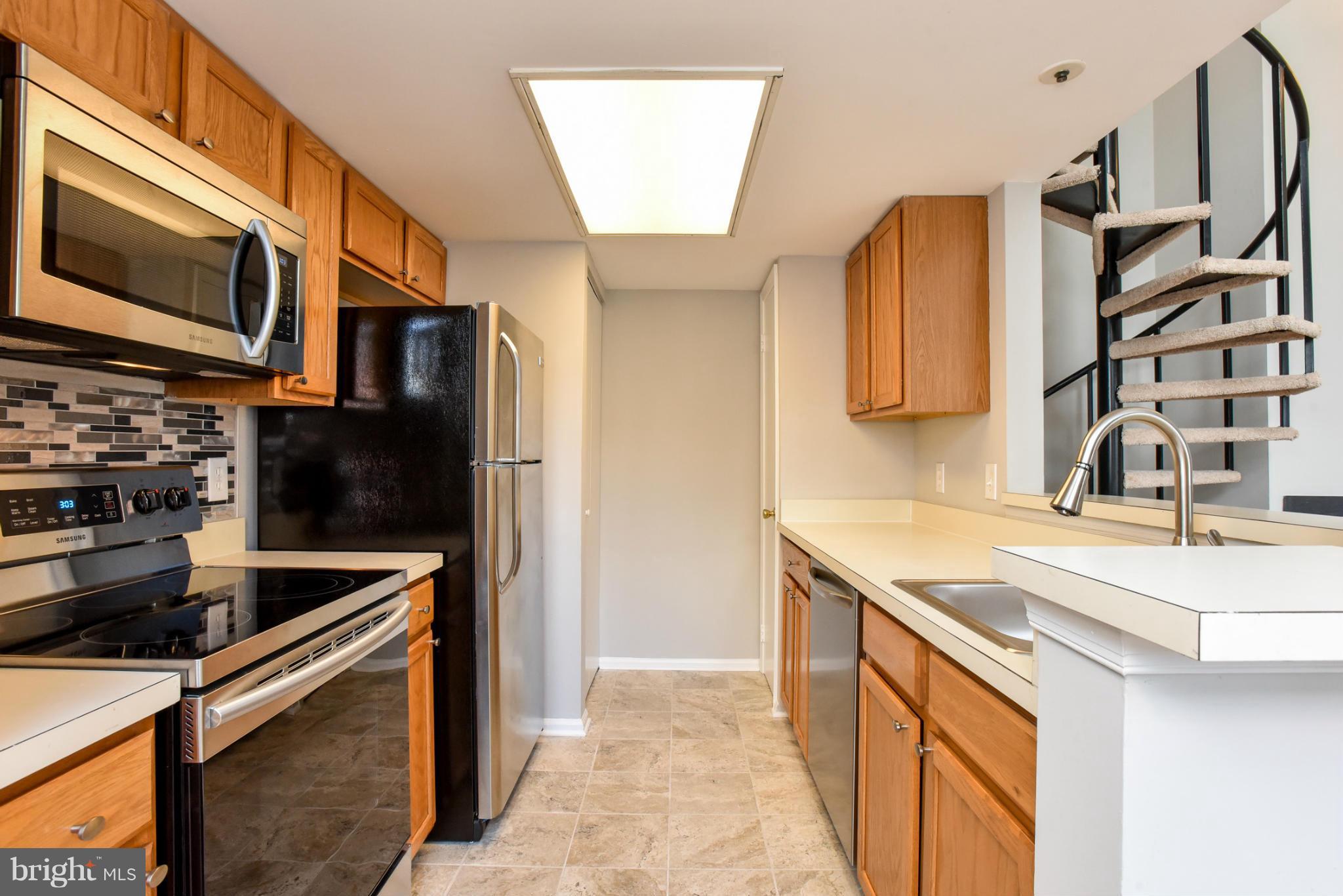 VISTAS AT LAUREL LAKES - Residential