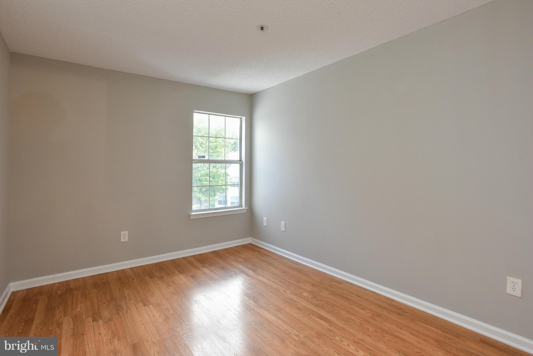 VISTAS AT LAUREL LAKES - Residential