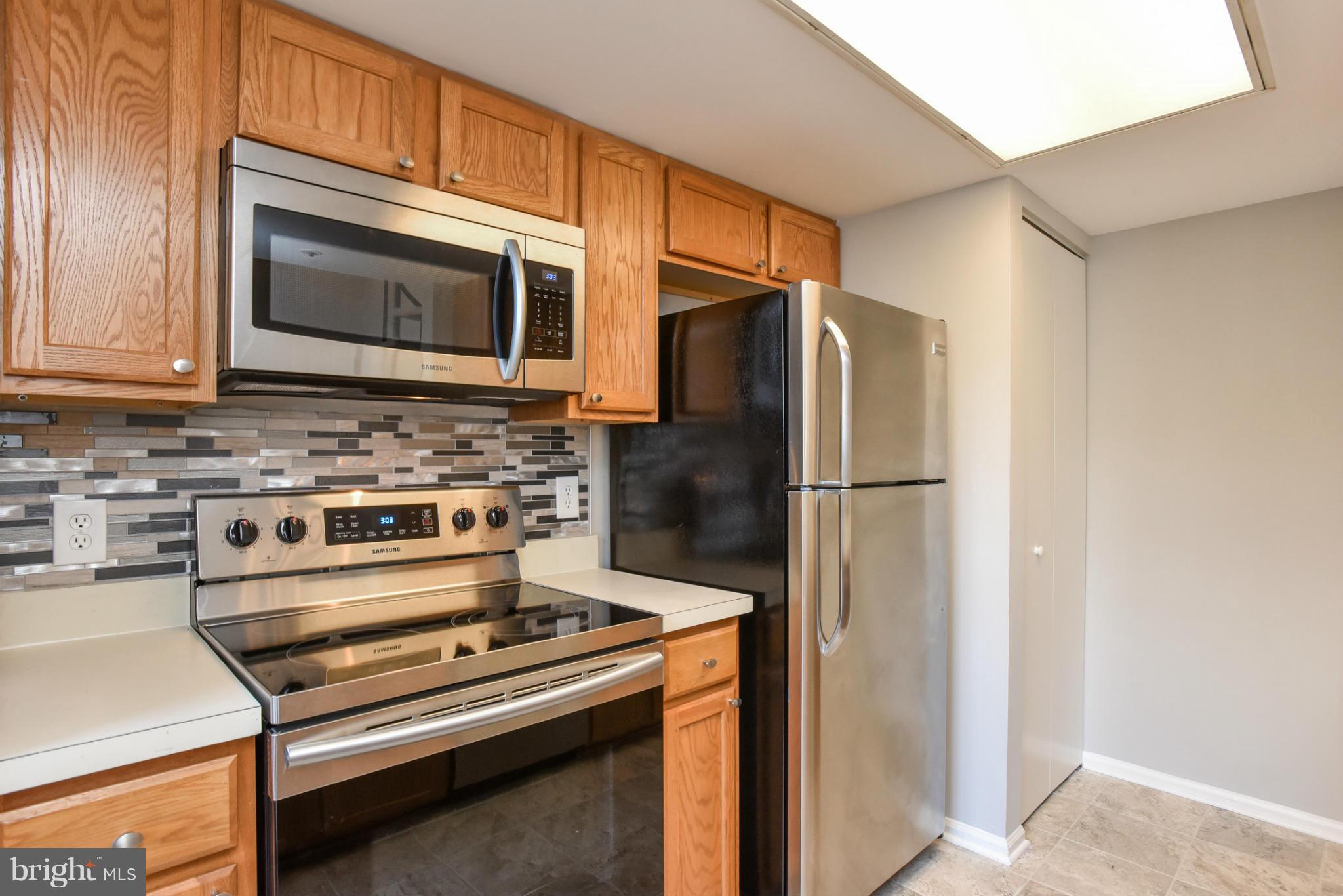 VISTAS AT LAUREL LAKES - Residential