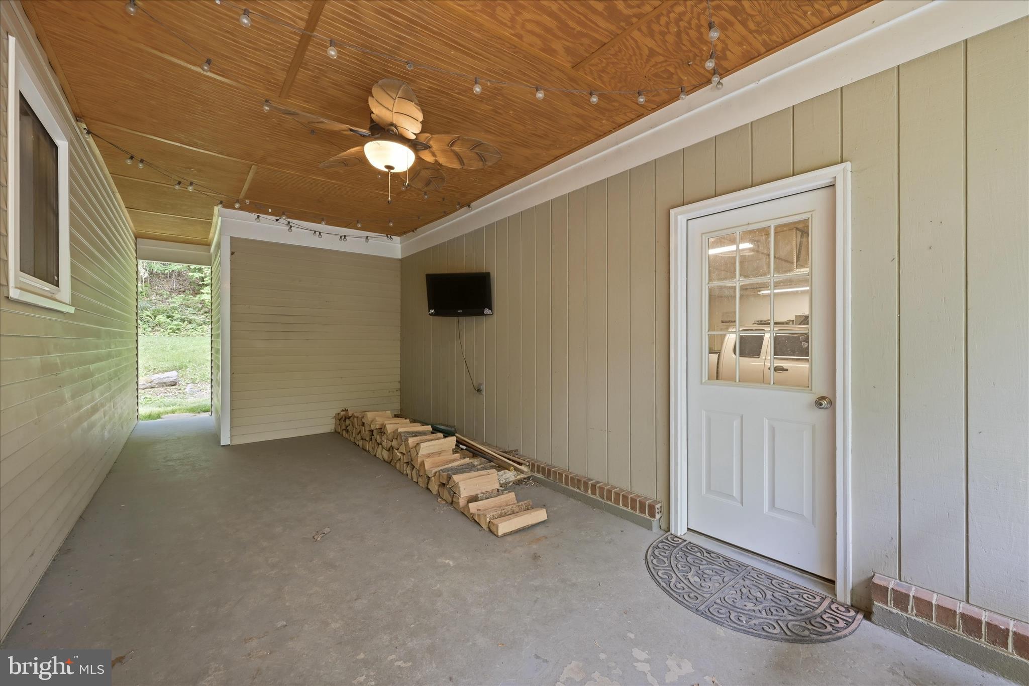 CAREFREE ACRES - Residential