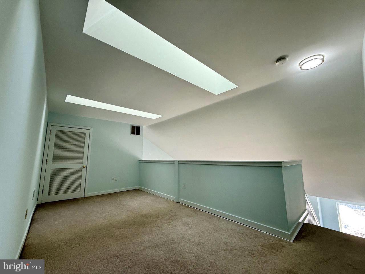 FOUNTAIN POINTE - Residential