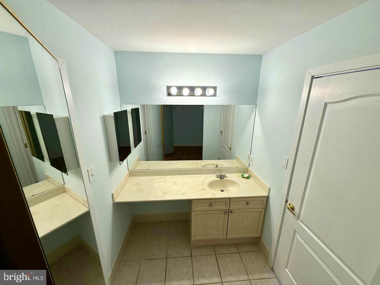 FOUNTAIN POINTE - Residential