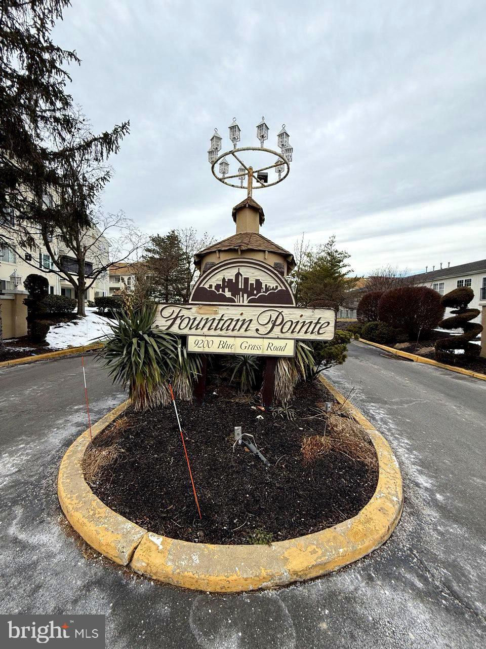 FOUNTAIN POINTE - Residential