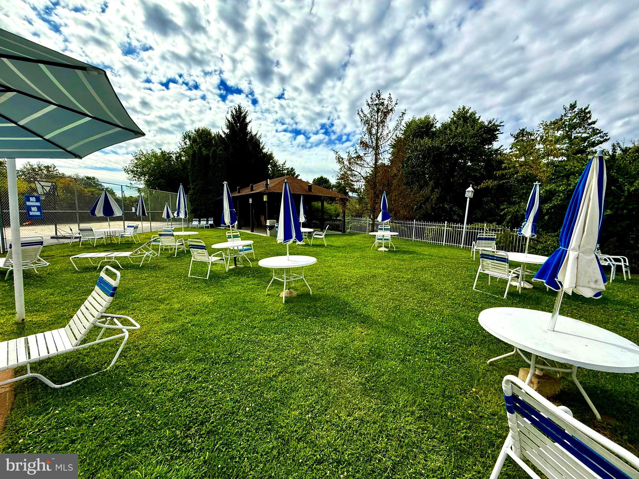 FOUNTAIN POINTE - Residential