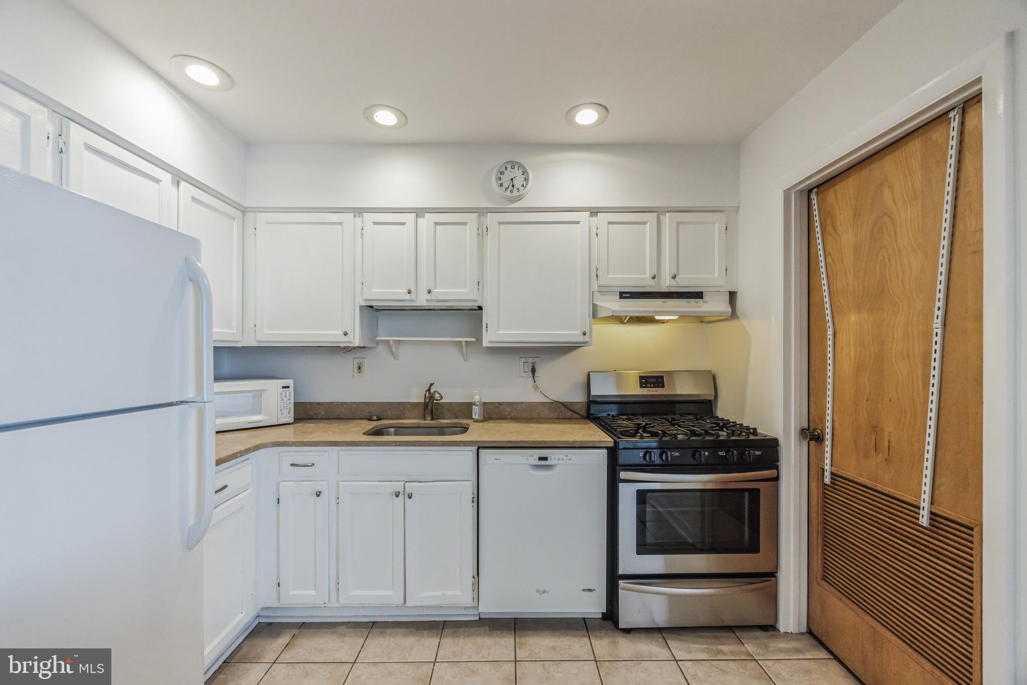 GRADUATE HOSPITAL - Residential Lease