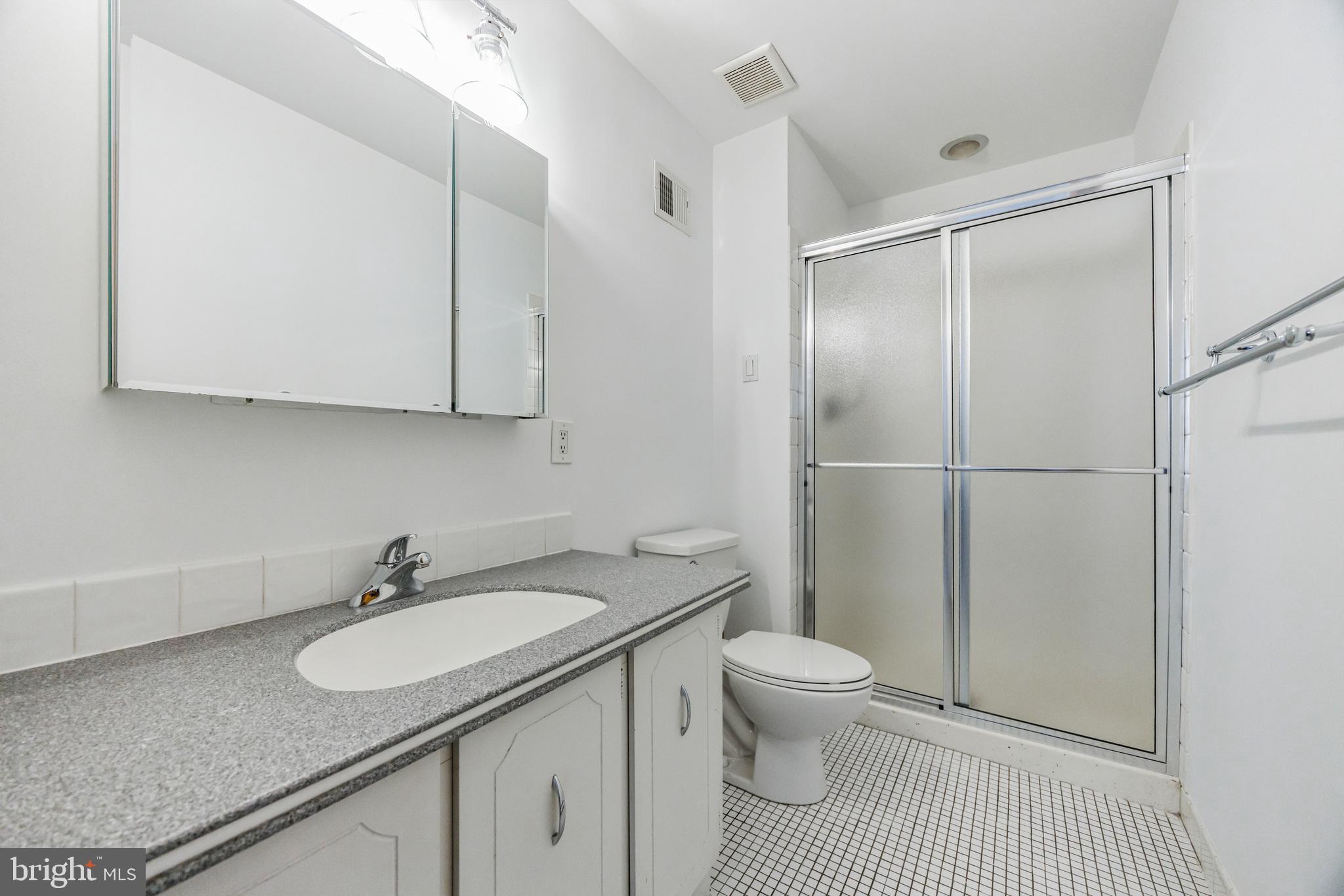 GRADUATE HOSPITAL - Residential Lease