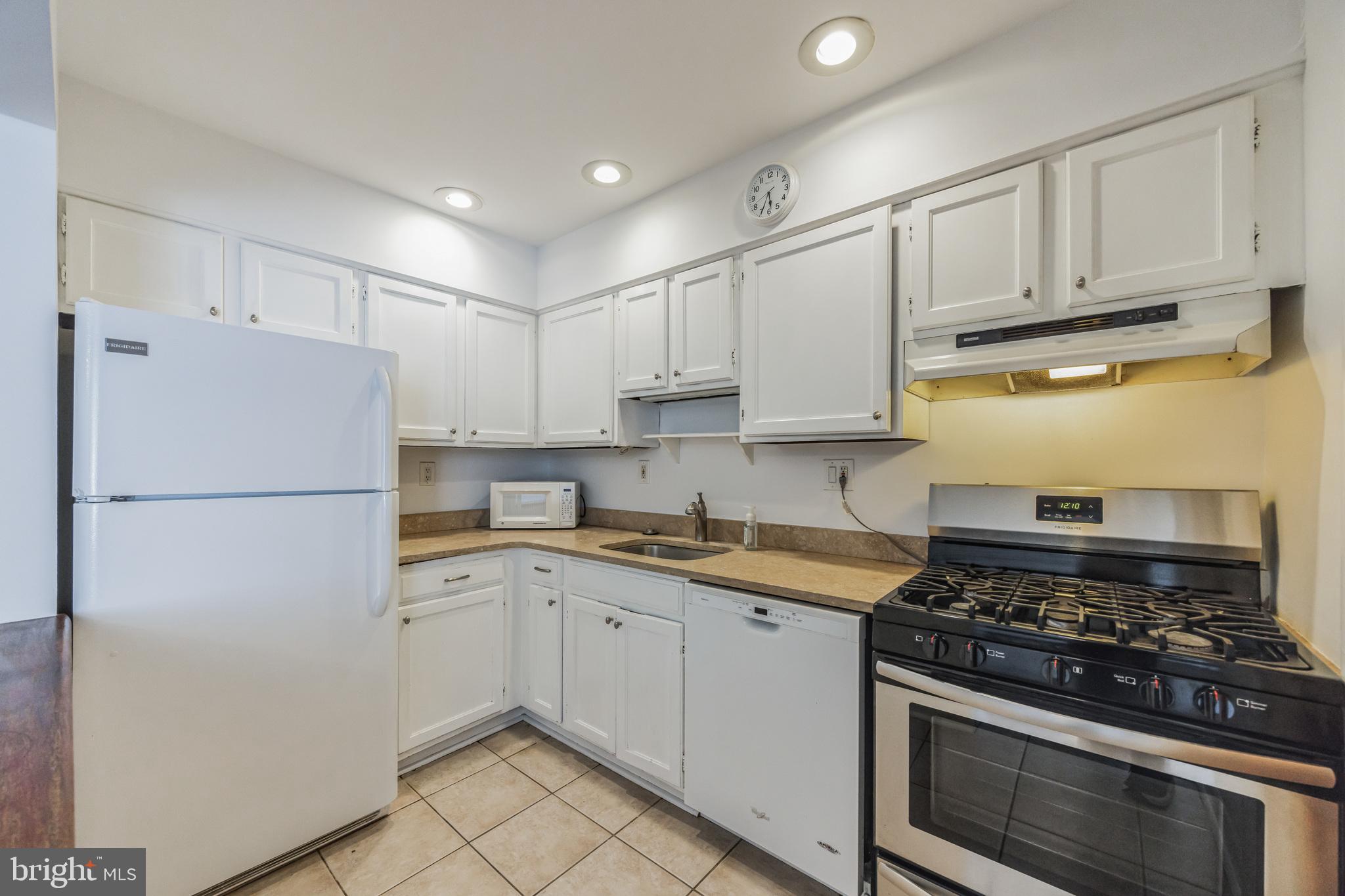 GRADUATE HOSPITAL - Residential Lease