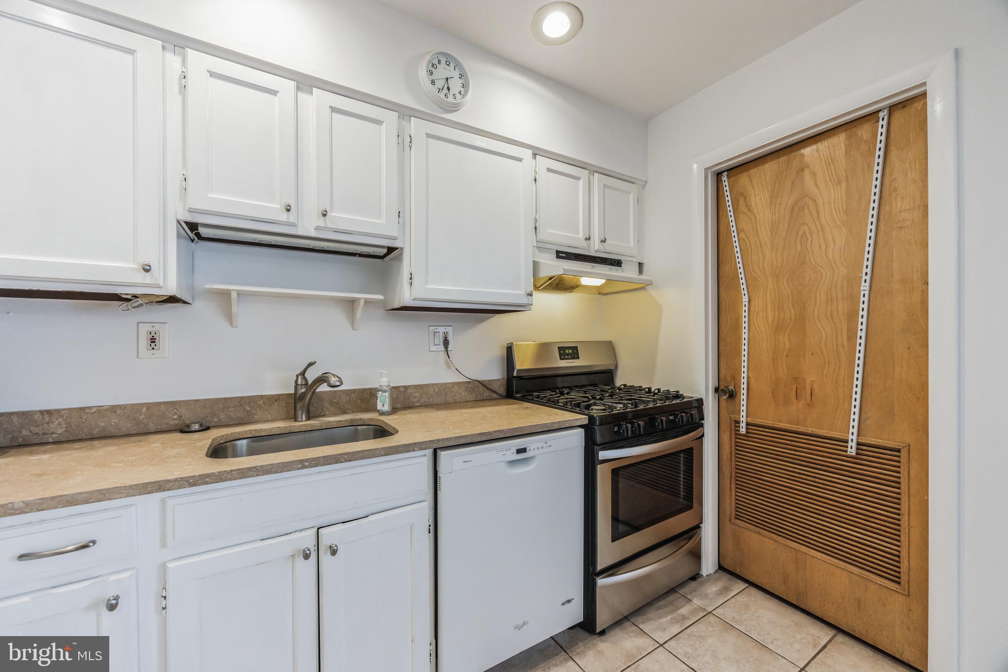 GRADUATE HOSPITAL - Residential Lease