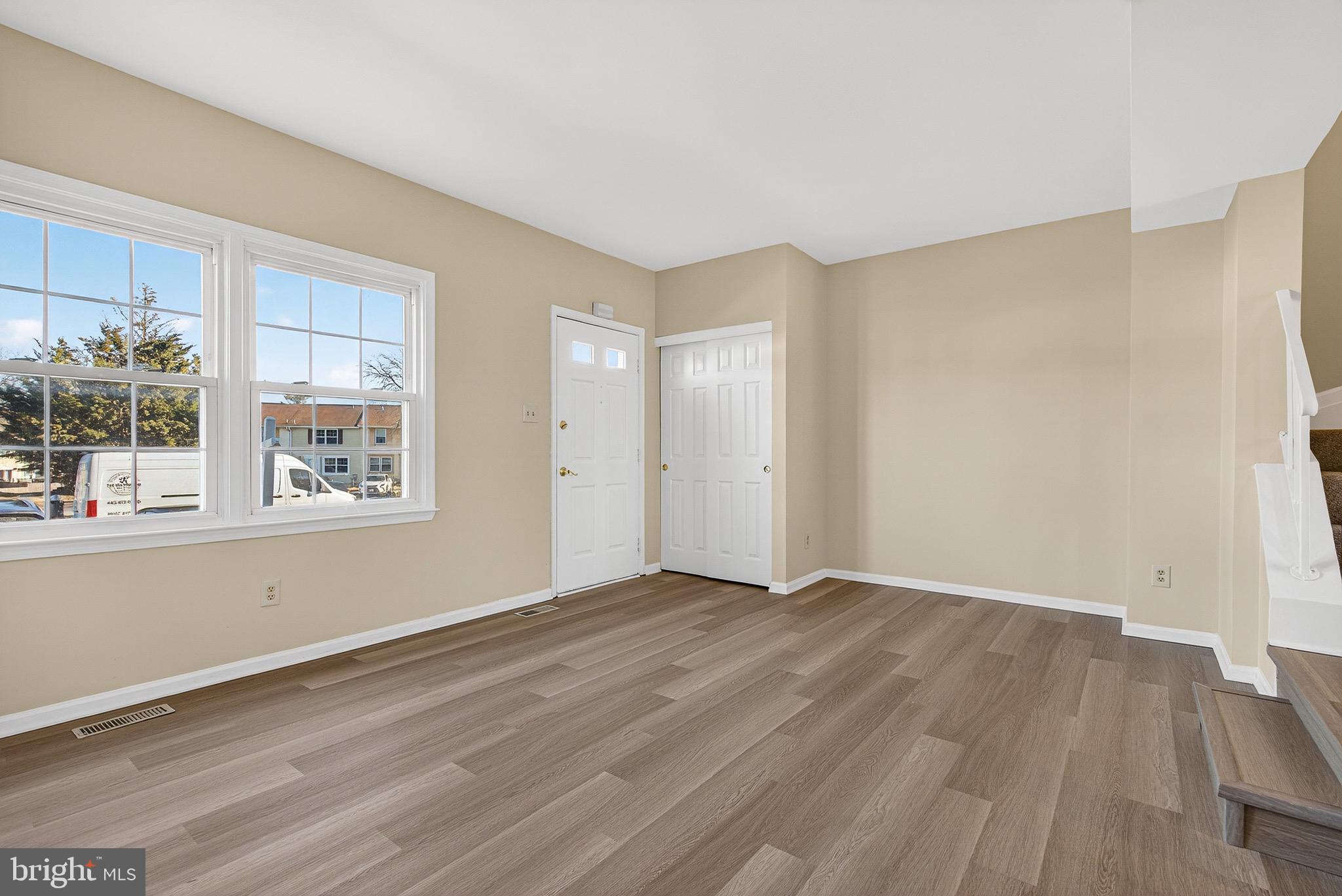 KINGS COURT - Residential