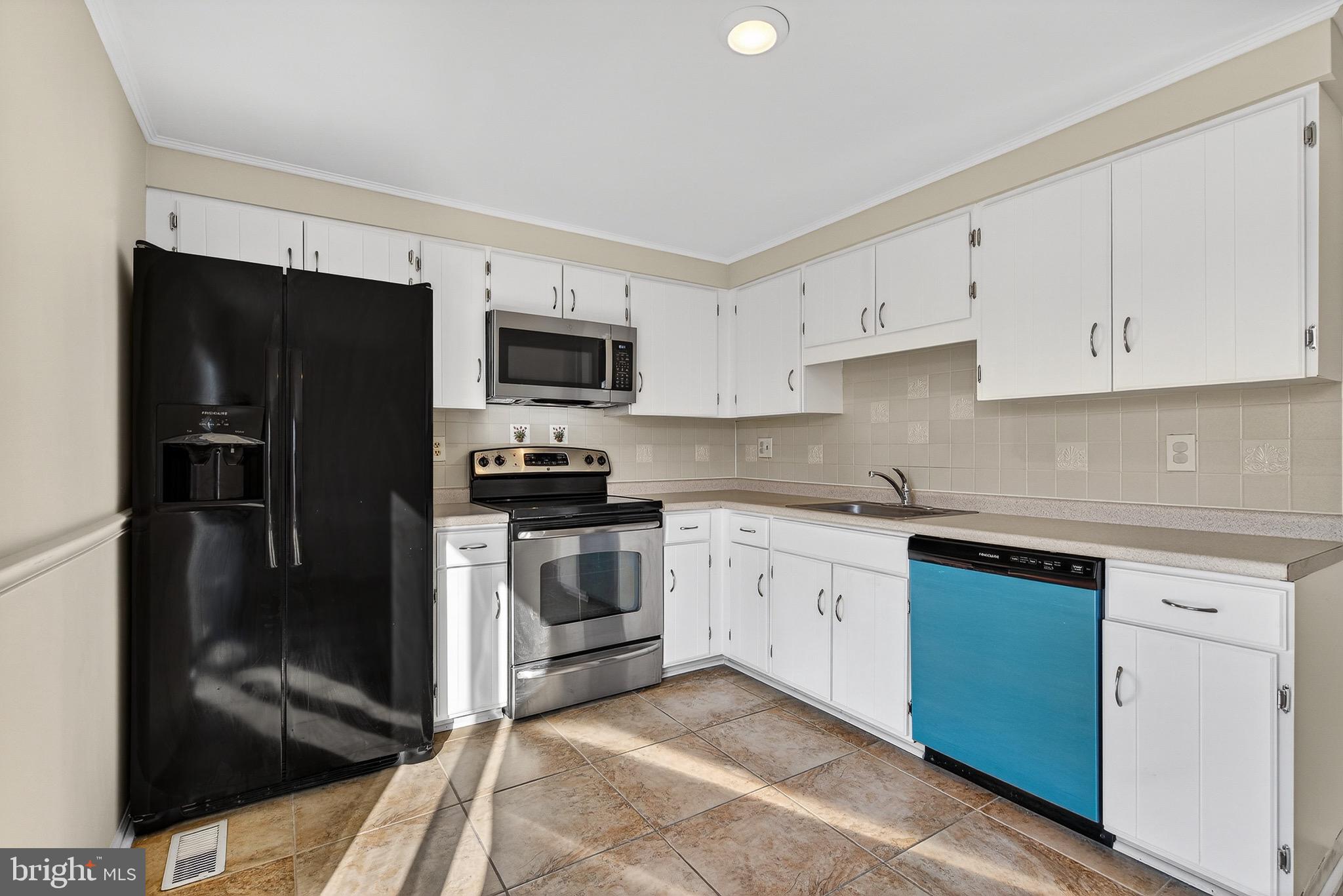 KINGS COURT - Residential