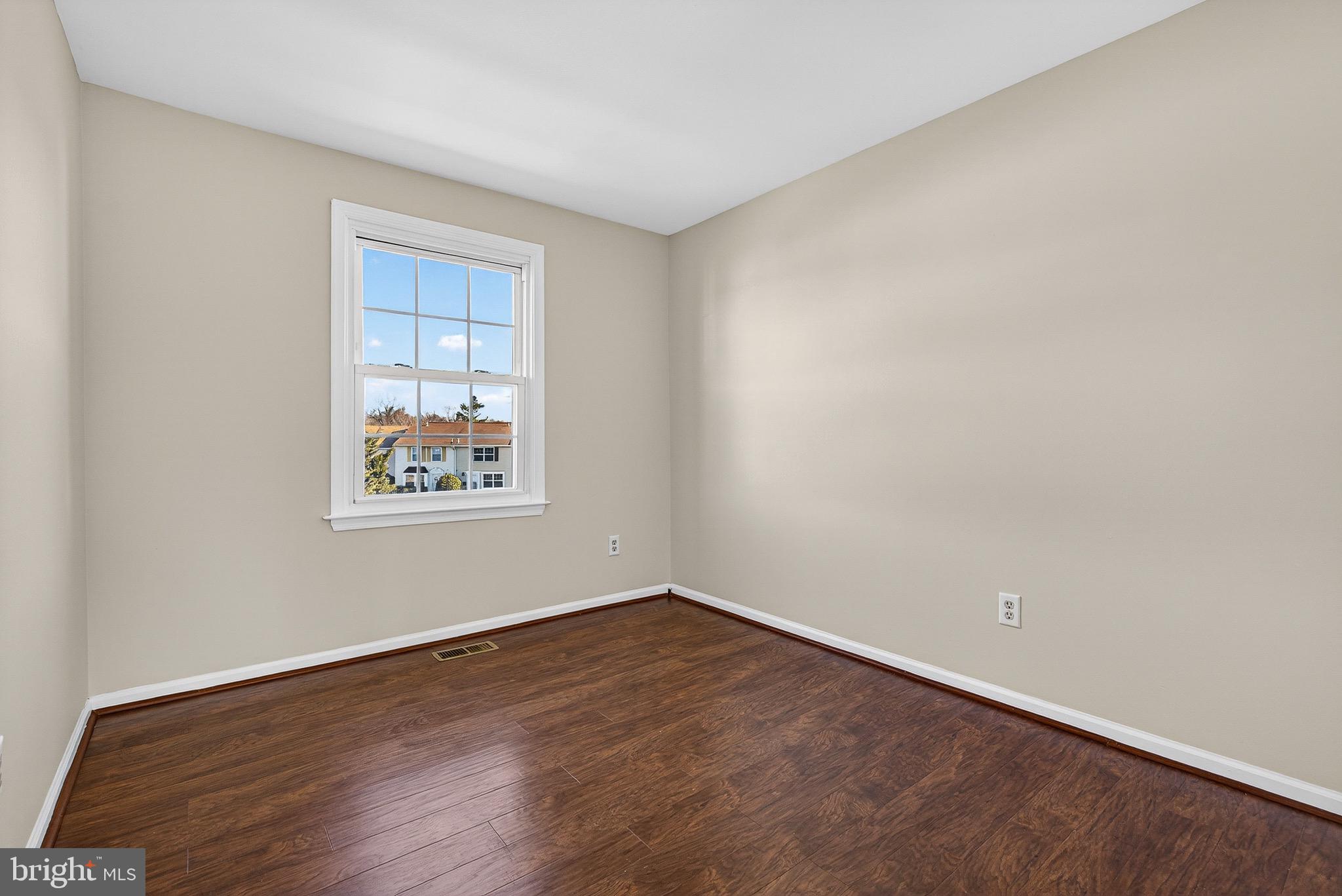 KINGS COURT - Residential