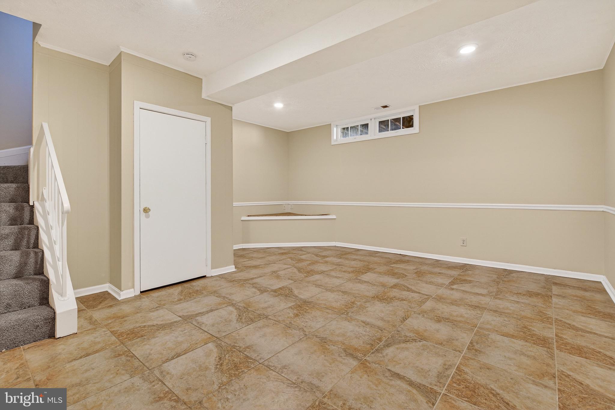 KINGS COURT - Residential