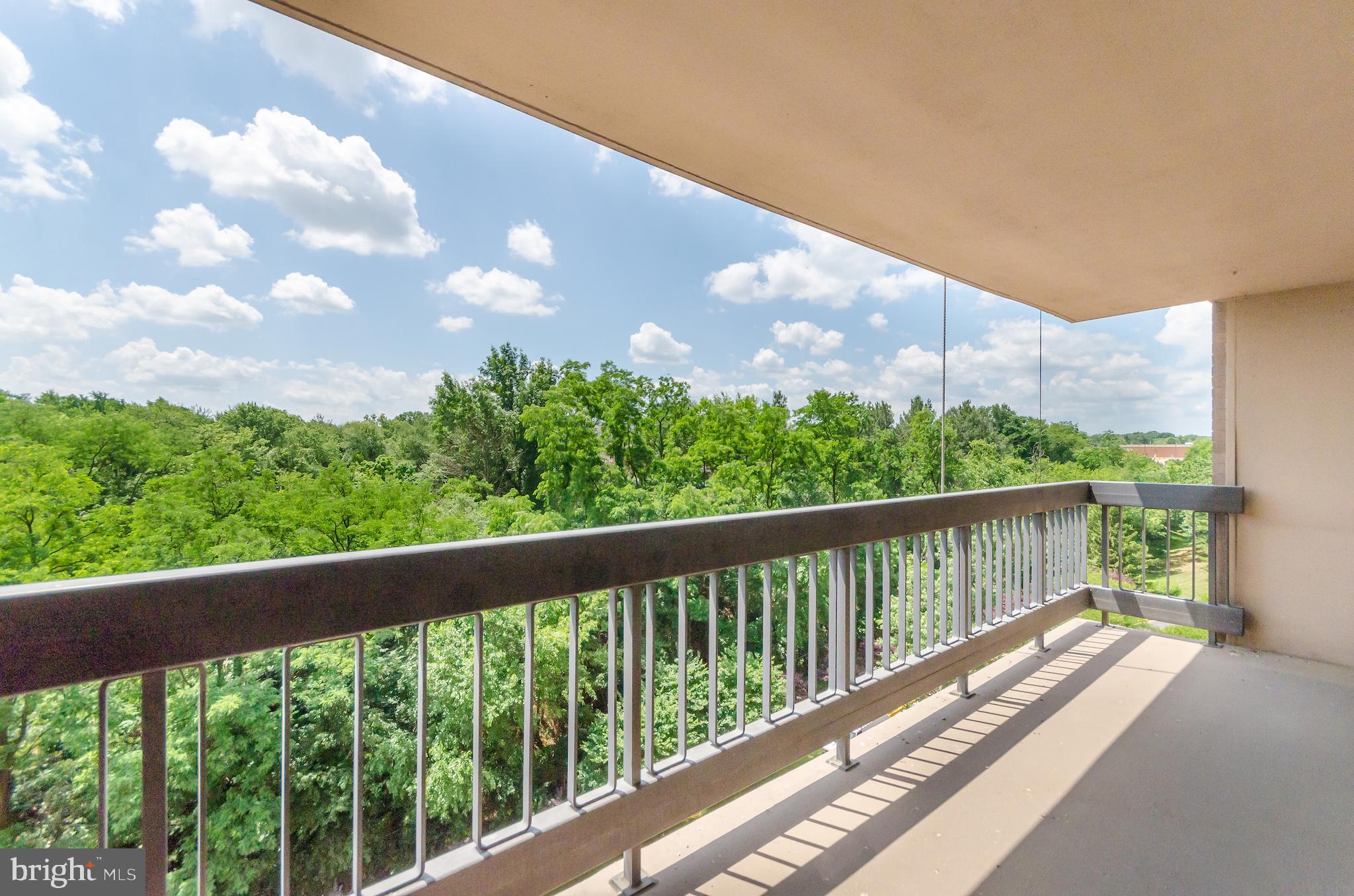 SKYLINE PLAZA - Residential