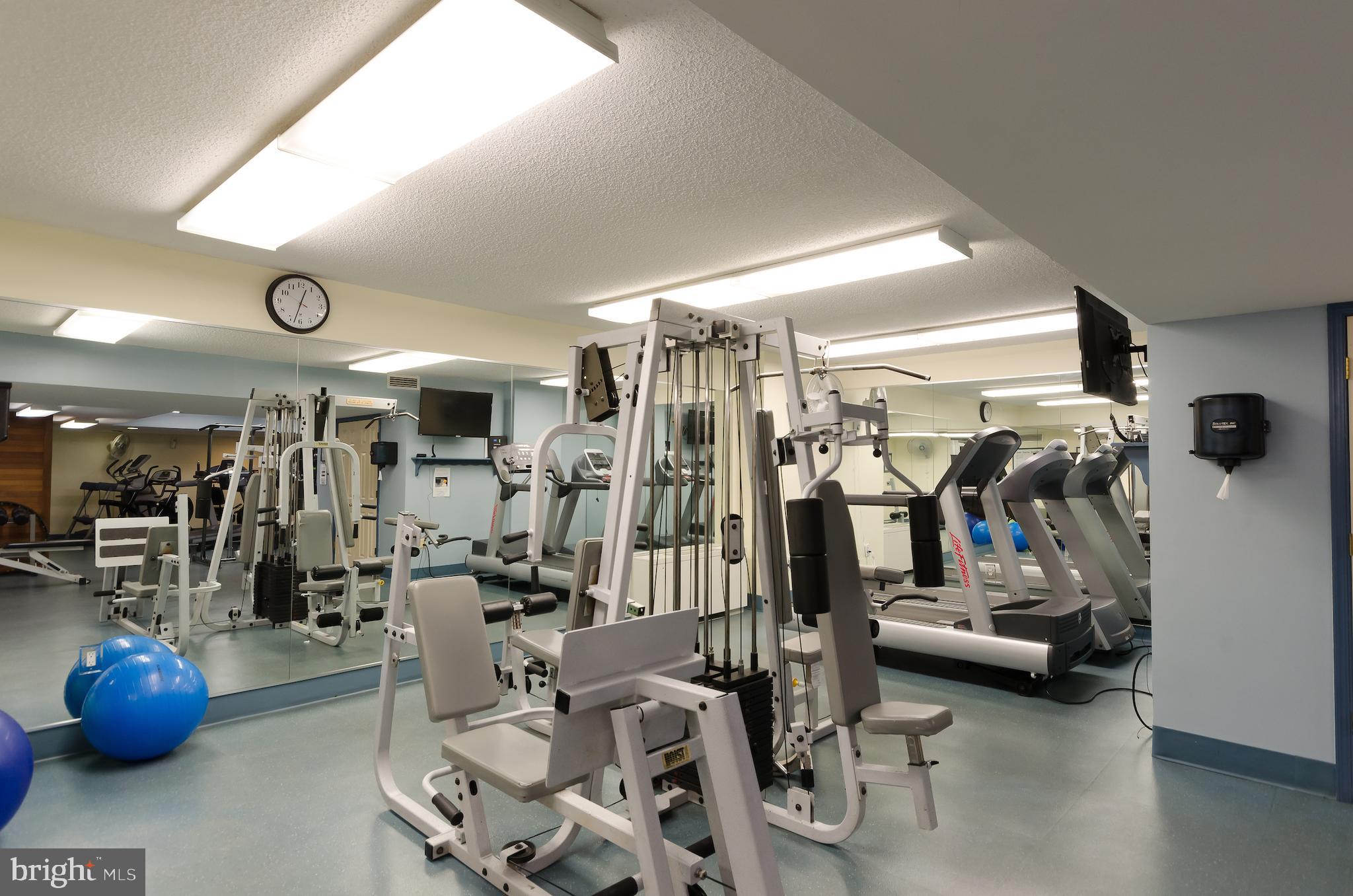 SKYLINE PLAZA - Residential